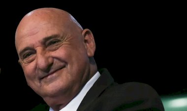 Gonçalves Dias pede demissão do GSI após vídeo em que aparece no Planalto durante invasão