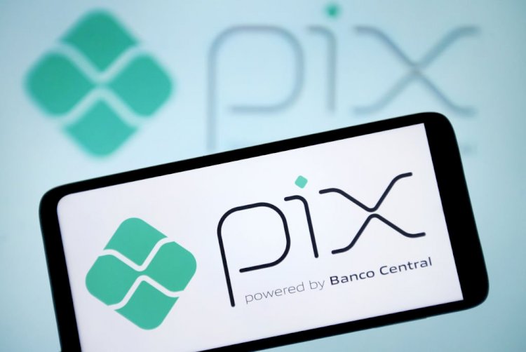 Adeus, cartões: bancos podem lucrar o dobro com Pix Parcelado