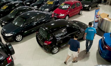 Carro popular encareceu mais de 200% em 10 anos, mostra levantamento