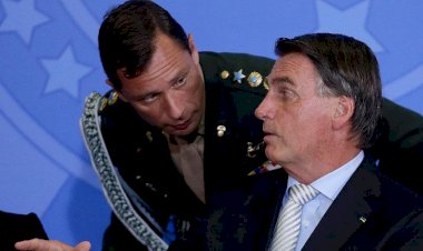 Perícia feita em celular de Mauro Cid revela conversas sobre remessas de dinheiro para o exterior