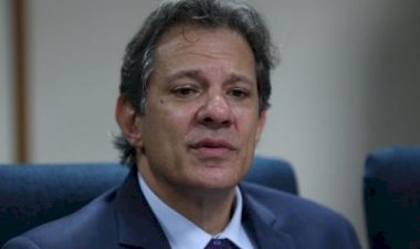 Faixa de isenção do Imposto de Renda pode chegar a R$ 4 mil em 2025, diz Haddad