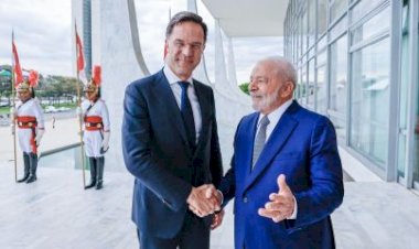 Espero que Amorim traga da Ucrânia indícios para conversar sobre paz, diz Lula