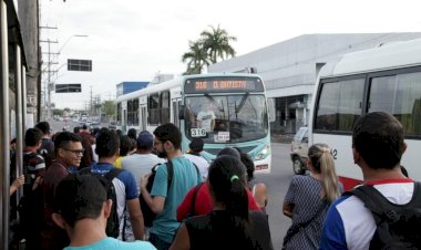 Motoristas de ônibus marcam greve para esta quarta-feira (17)