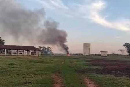 Helicóptero cai em São Carlos, no interior de São Paulo