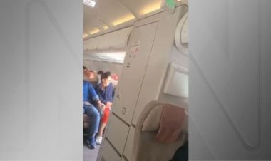 “Pensei no que teria feito de errado”, diz homem ao lado de passageiro que abriu porta de avião durante voo