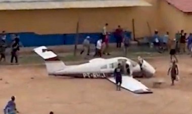 Áudio: piloto alerta sobre porta de avião aberta antes de cair