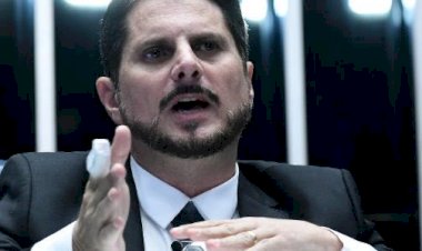 PF faz buscas em endereços de Marcos do Val; redes sociais foram bloqueadas