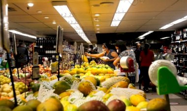 Dólar baixo e corte na gasolina levam a nova rodada de revisões na inflação