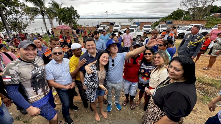 Prefeito visita comunidade Vila Nova no bairro Mauzinho para dar início às obras de pavimentação nas vias em solo natural