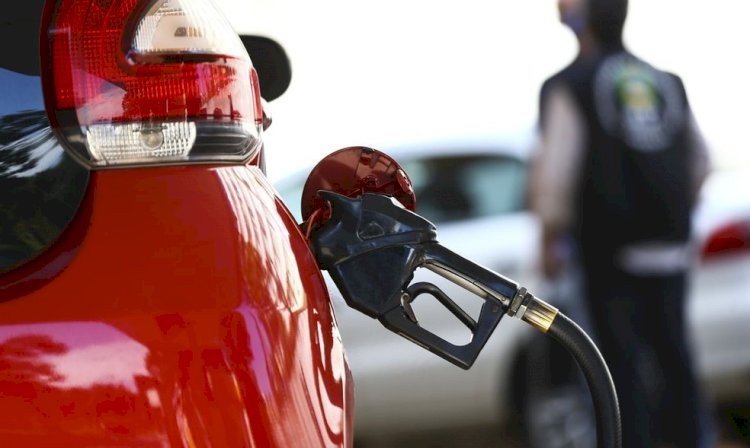 Preços médios da gasolina e do etanol voltam a cair nos postos, mostra ANP