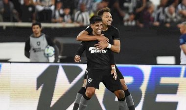 Botafogo vence o Bragantino no Estádio Nilton Santos no Rio de Janeiro, mantem a liderança e abre 12 pontos do 2º colocado 