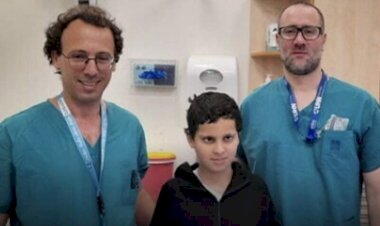 Cabeça de menino palestino é recolocada após decapitação interna