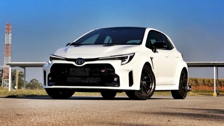 Toyota GR Corolla é lançado no Brasil em duas versões por até R$ 461.990