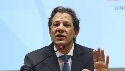 Elevação de nota de crédito do Brasil é resultado da harmonia entre os Poderes, diz Haddad