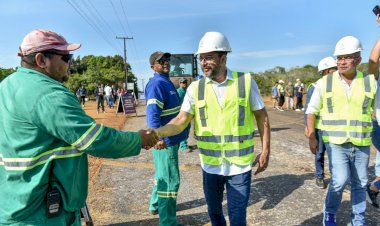 Wilson Lima vistoria obra de reforma e ampliação da AM-352 e destaca importância da rodovia para economia da região
