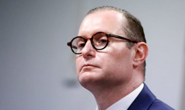 Orçamento secreto e omissão de Bolsonaro na pandemia: Zanin assume gabinete com 520 processos