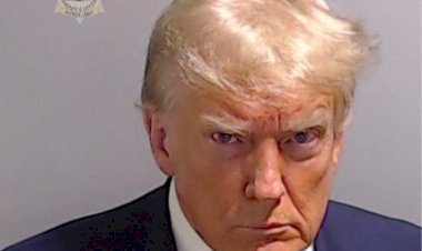 Polícia divulga 'mug shot' de Donald Trump