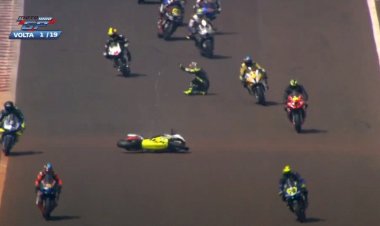 Pilotos morrem em acidente gravíssimo na prova do Moto 1000 GP no Paraná; veja o vídeo