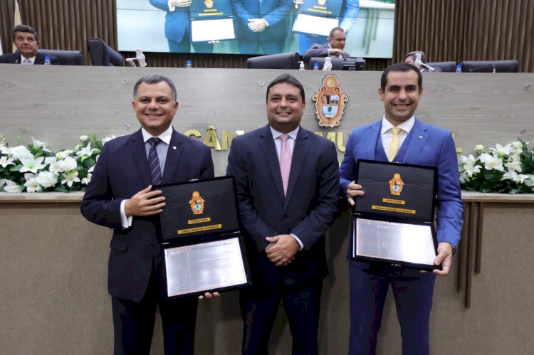 Procurador Alberto Rodrigues Jr. e Defensor Ricardo Paiva recebem título de Cidadão de Manaus na CMM