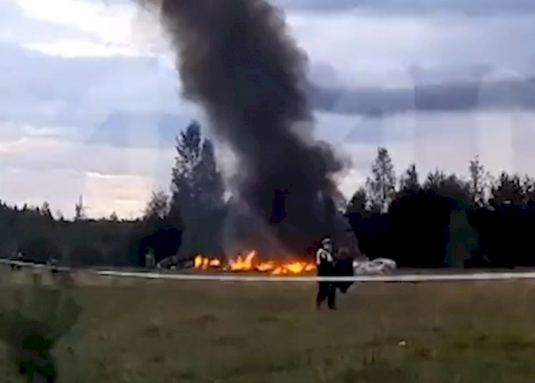 Vídeo mostra momento da queda do avião que tinha Prigojin na lista de passageiros