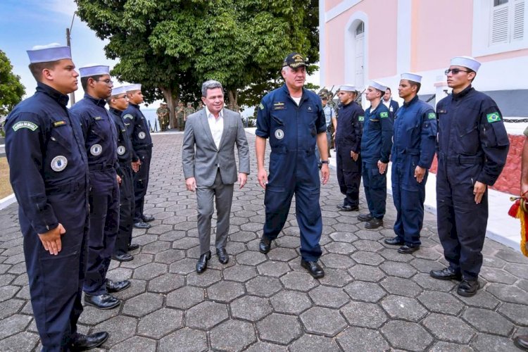 Governo do Amazonas e Marinha debatem ações integradas para enfrentar a seca dos rios