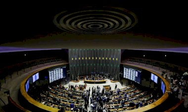 Câmara aprova urgência de projeto com Desenrola e limite para juro do rotativo