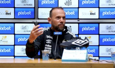 Em cartas, jogadoras do Santos acusam técnico Kleiton Lima de assédios moral e sexual