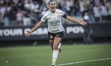 Corinthians vira contra Ferroviária e é pentacampeão do Brasileiro feminino