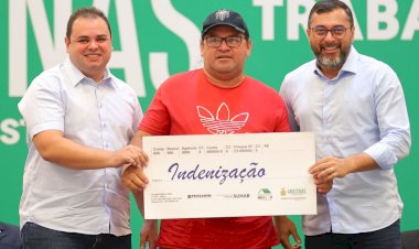 Wilson Lima entrega 355 títulos de imóveis e reassenta famílias das comunidades da Sharp e Manaus 2000