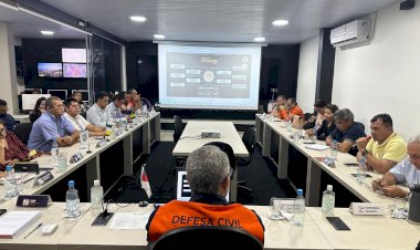 Estiagem no Amazonas: Prefeitos do interior se reúnem na Defesa Civil para alinhar ações de mitigação da seca