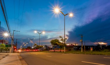 Iluminação pública em LED alcança 100  % na capital