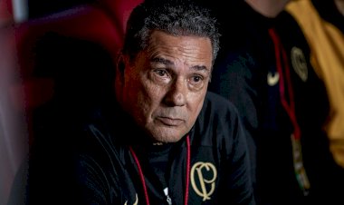 Corinthians anuncia demissão de Vanderlei Luxemburgo