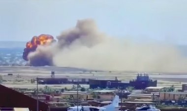 Avião soviético explode ao pousar no Mali