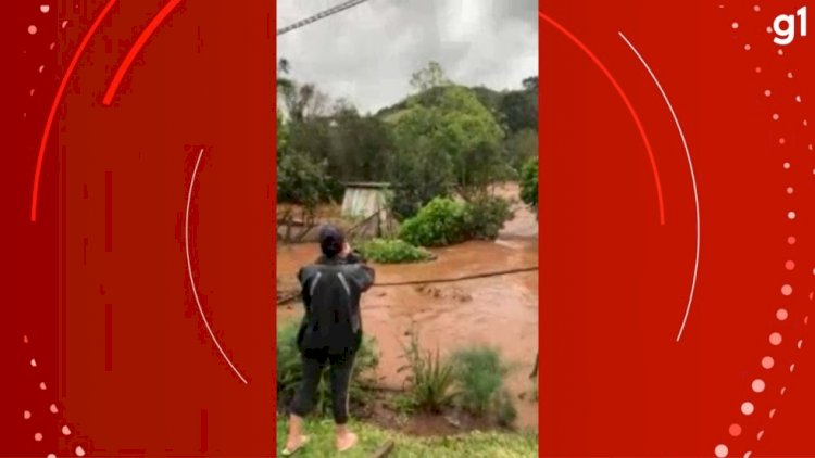 Casa é arrastada pela água após nível de rio aumentar por causa da chuva em Nova Prata; VÍDEO