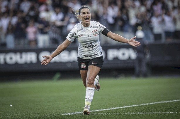 Corinthians vira contra Ferroviária e é pentacampeão do Brasileiro feminino