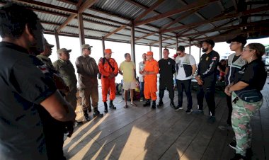 Governo do Amazonas monta força-tarefa para atender moradores da comunidade de Beruri após desbarrancamento