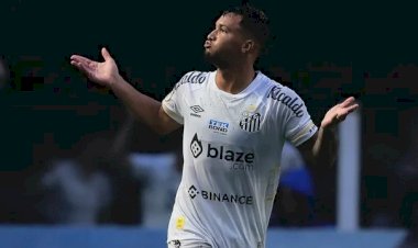 Em duelo direto contra o Z-4, Santos goleia o Vasco em jogo com três expulsões