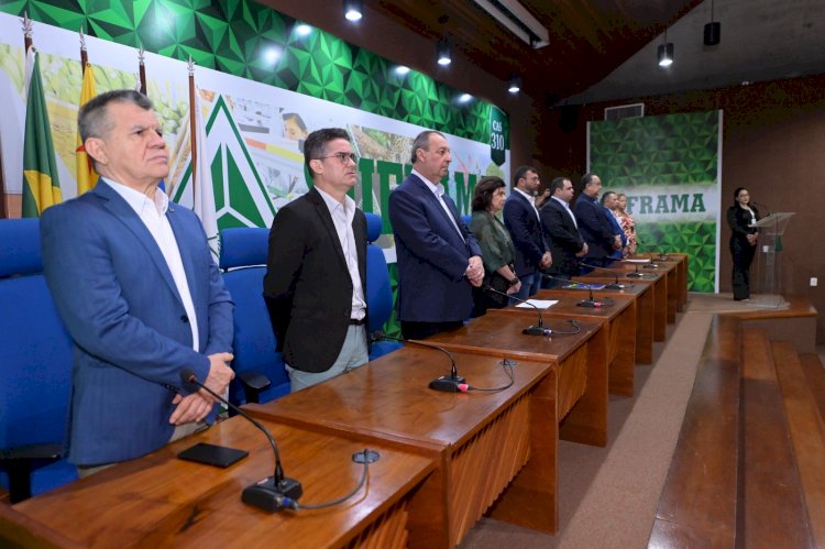 Manaus receberá recursos do governo federal para combater danos causados pela vazante histórica