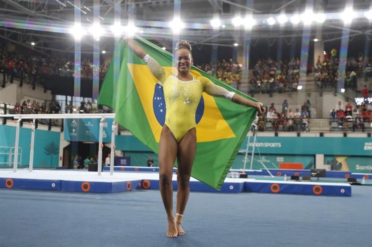 Rebeca Andrade é campeã pan-americana da prova de salto sobre a mesa