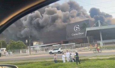 Incêndio de grandes proporções atinge fábrica da Cacau Show em Linhares (ES)