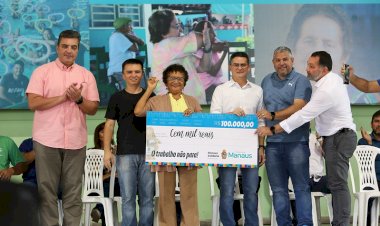 Prefeito entrega equipamentos para 69 instituições de Manaus para atender 78 mil pessoas