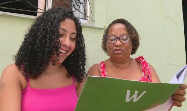 Jovem do RJ descobre que está grávida de quíntuplos e chega a passar mal durante ultrassom