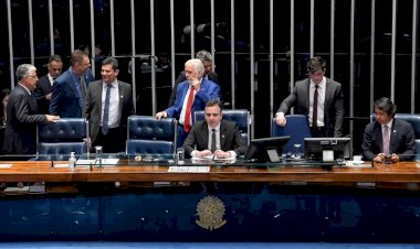 Senado aprova a PEC que restringe decisões dos ministros do STF