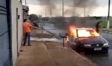 Homem queima carro de genro e é agredido após filha descobrir caso entre os dois