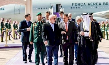 Lula chega à Arábia Saudita em busca de investimentos
