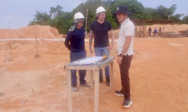 Prefeito visita obra em andamento do Terminal de Integração 7 na zona Norte