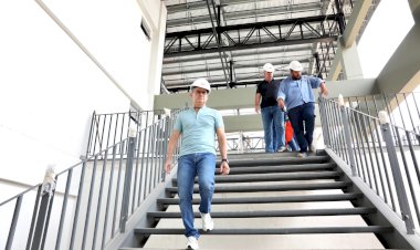 Prefeito vistoria serviços de instalação e montagens executadas em obras do ‘Nosso Centro’