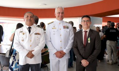 Prefeito participa de cerimônia em homenagem ao Dia do Marinheiro
