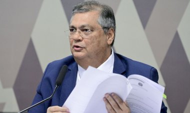 Senado aprova Dino para o STF