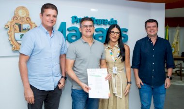 Prefeito assina a nomeação de 500 profissionais aprovados no concurso da Semsa